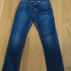 Ea7 jeans  - Säljer nu mina gamla emporio armani jeans då jag inte har någon användning ut av de längre. Strl  L29 W29 