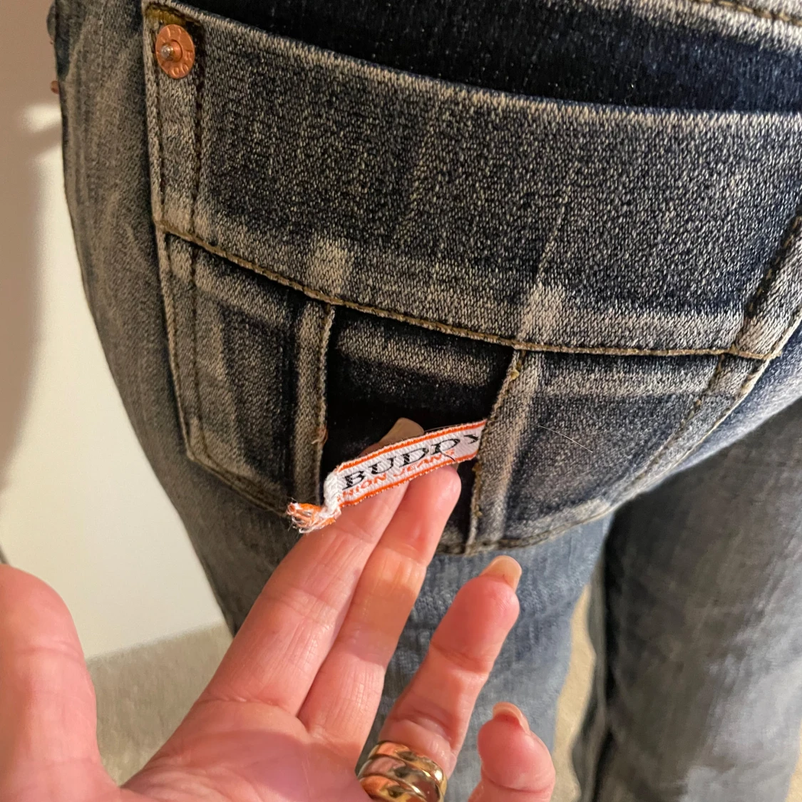 Lådmidjade bootcut jeans från Buddy - 4