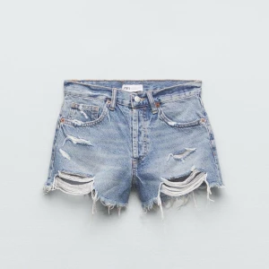 Jeansshorts från Zara - Storlek 34 
