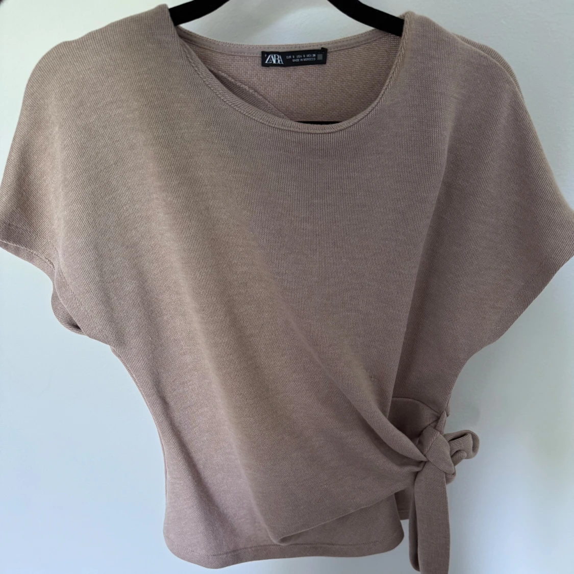 Beige topp med knyt från Zara - 1