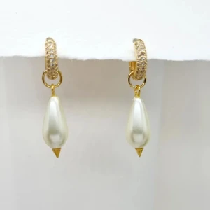 Handgjorda örhängen  - Handgjorda örhängen ● Material-Zirkon, 18k guldpläterad rostfritt stål och glaspärlor ●Örhängeskrokar - ●Längd -3,5cm .Vattentåliga, ändrar inte färgen! Följ:@ekjewelryofficial 