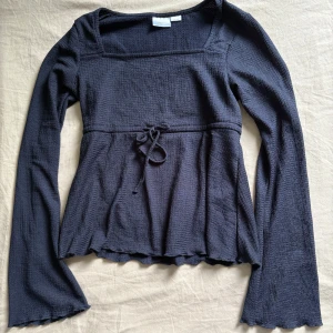 Långärmad topp  - Långärmad topp från Gina Tricot, använd 1 gång 💗