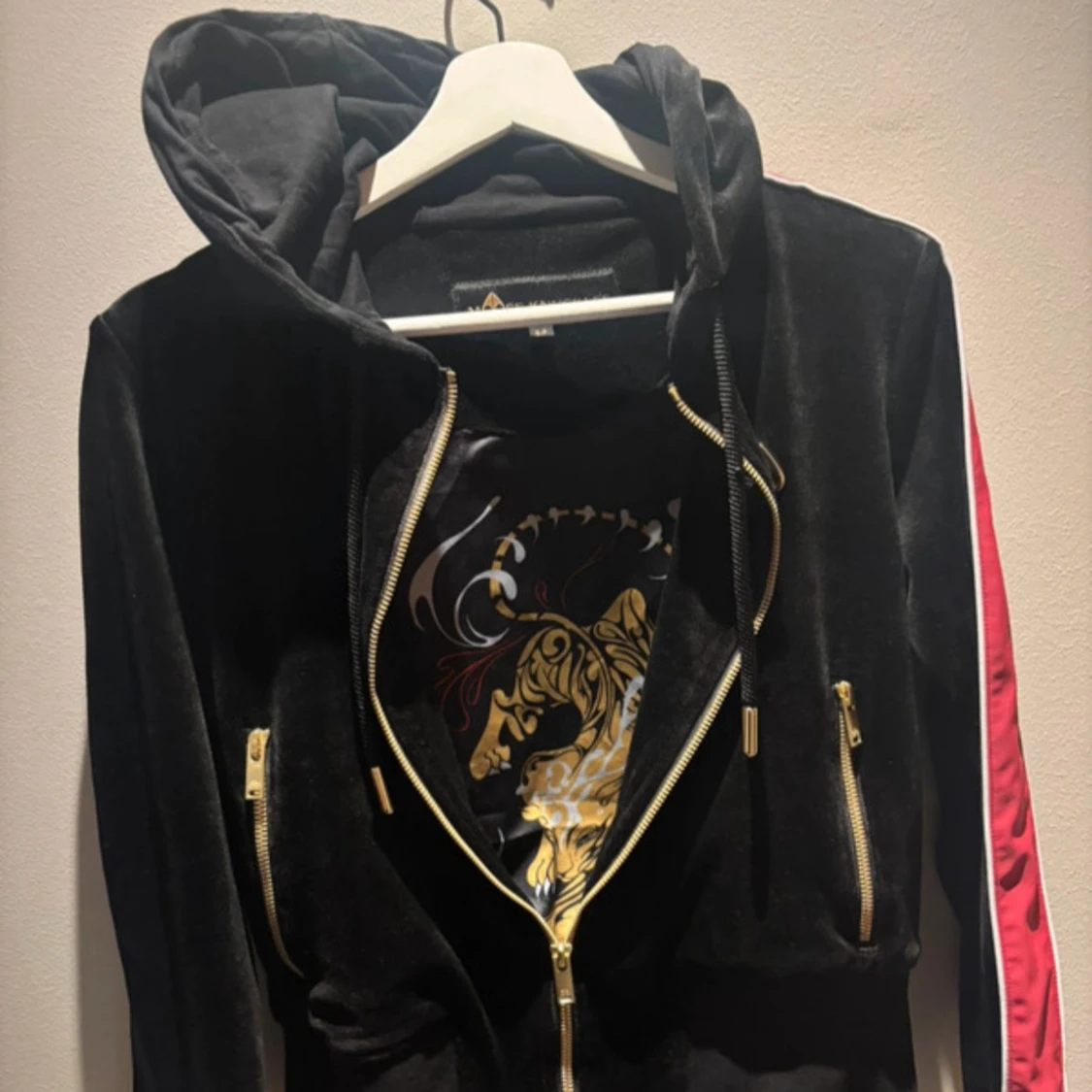 Svart velour jacka/hoodie från Moose Knuckles   - 2