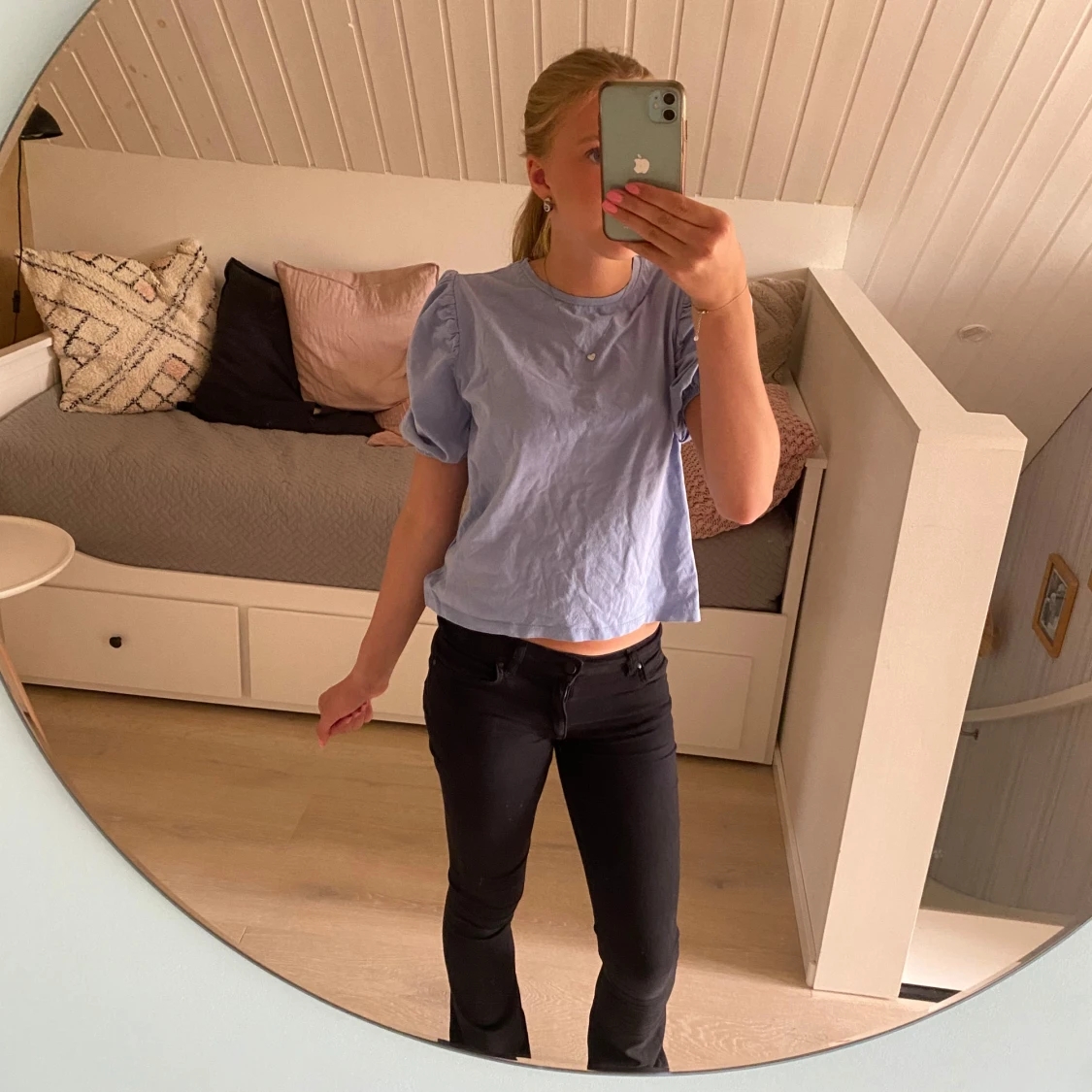 T-shirt med puffärmar