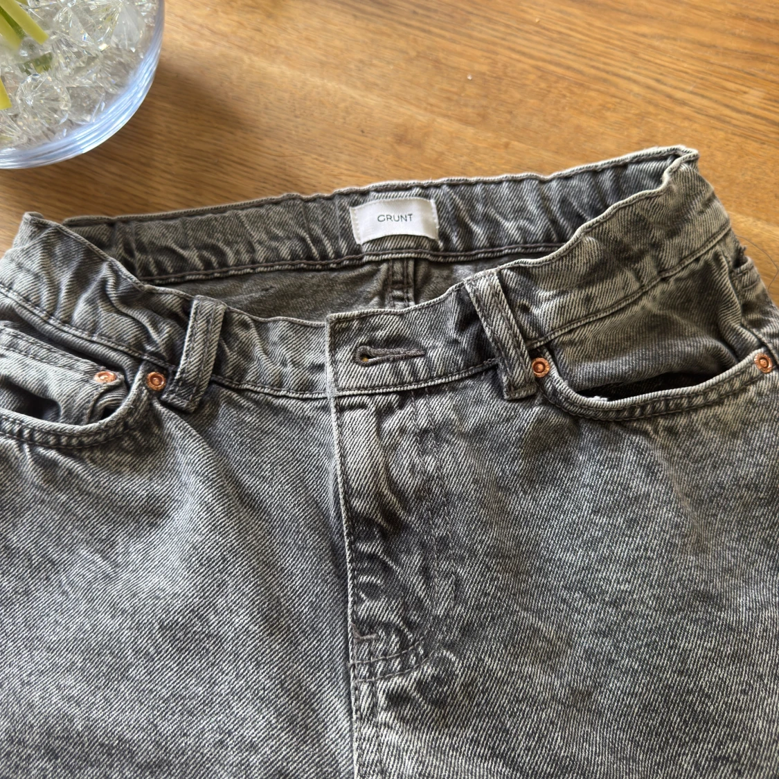 Grå loose fit jeans från Grunt - 3