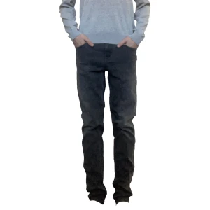 Svart Jeans Från Replay - Tjena säljer nu mina svarta jeans från Replay i passform Sandot. Ny pris är 1600 [Modellen är 180 väger 65kg] Absolut inga tecken på användning! Priset är inget hugget i sten! Kom gärna med frågor!