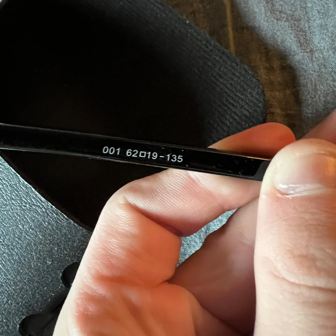 Svarta solglasögon - 2