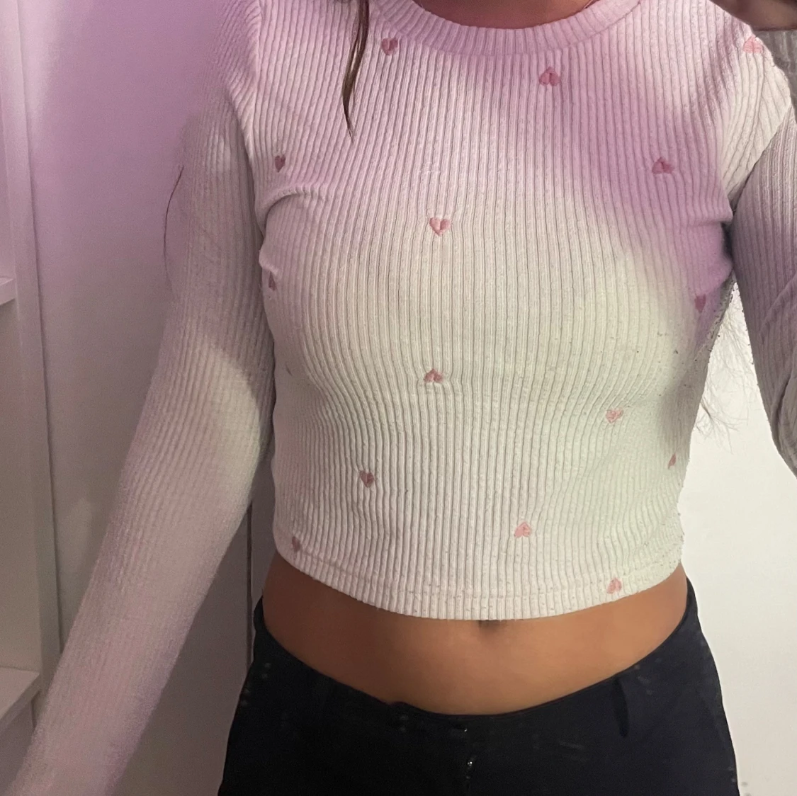 Rosa ribbad tröja med hjärtan - 1