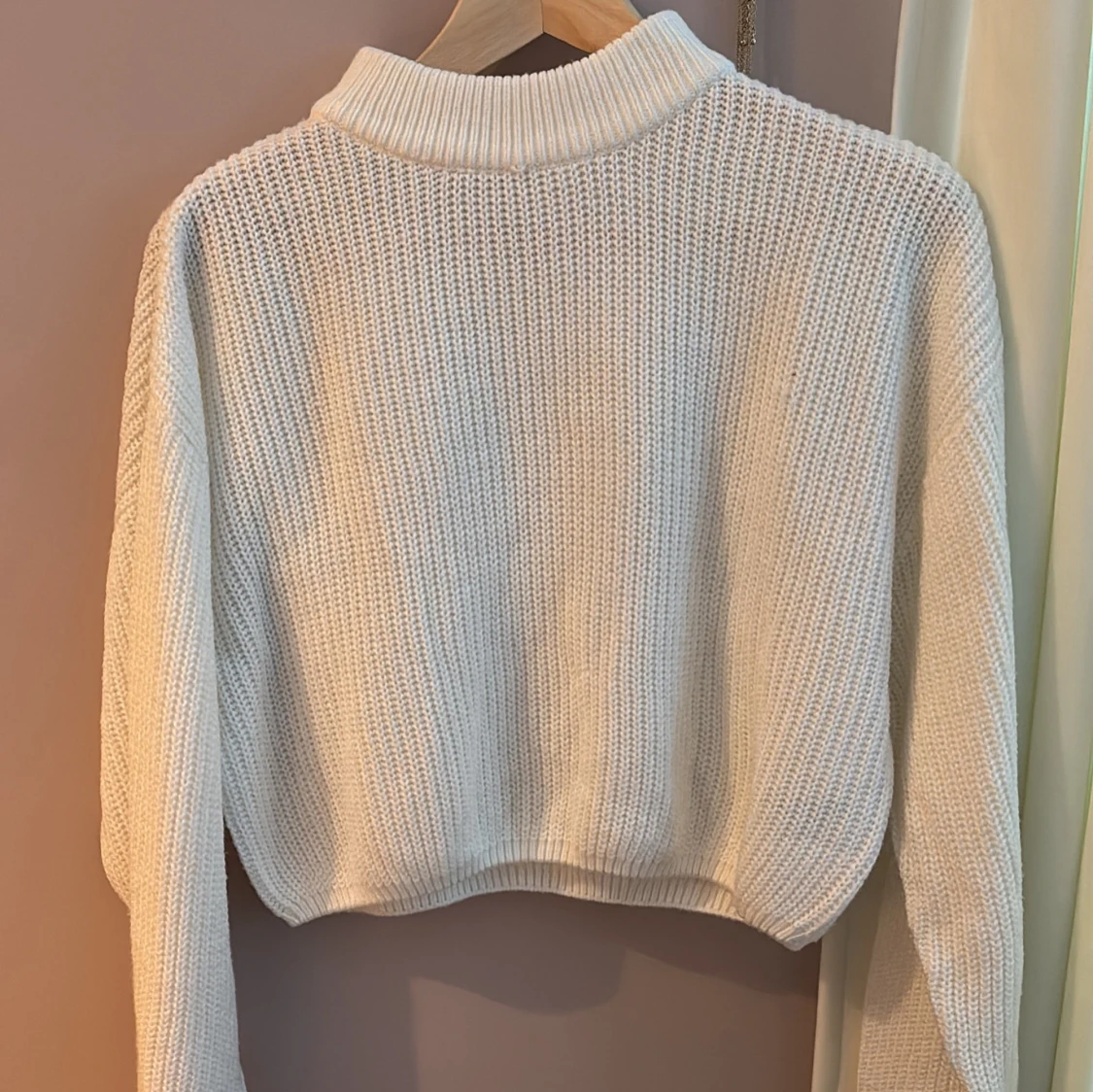 Vit stickad tröja Divided - 1