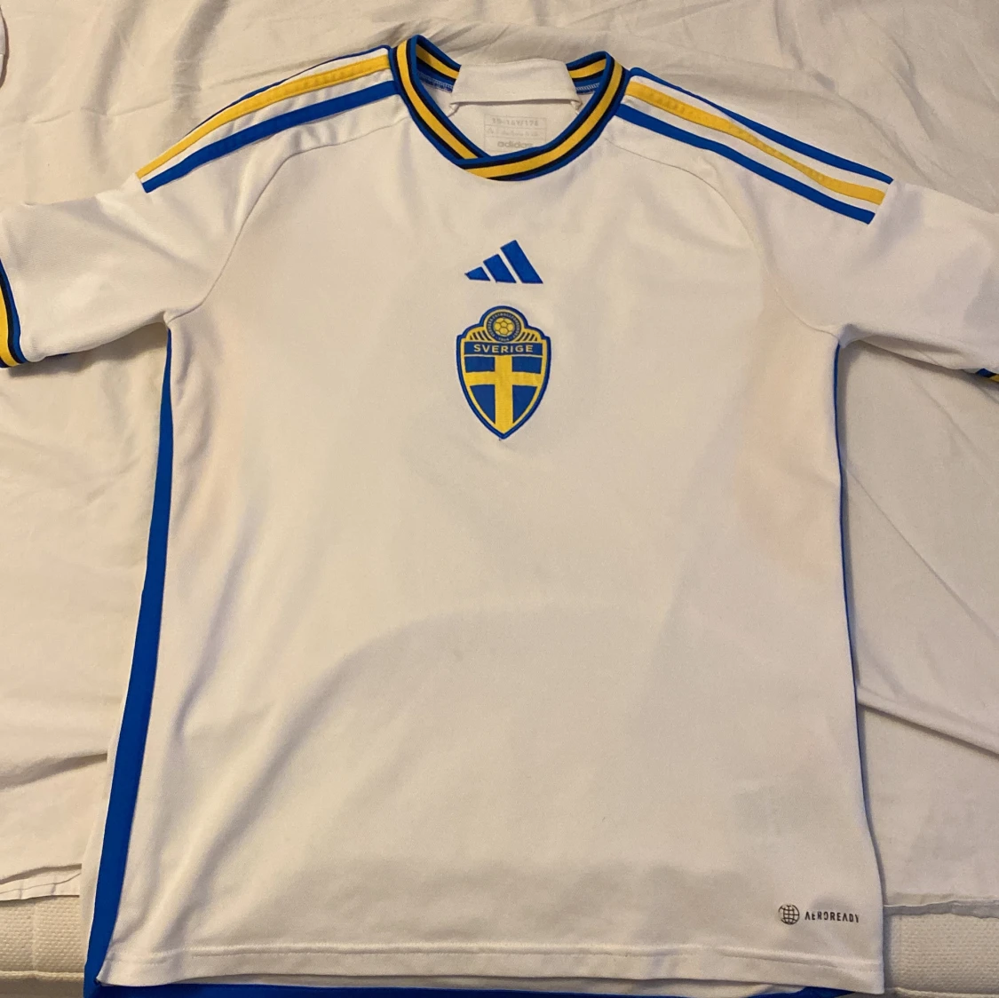 Vit fotbollströja från Adidas