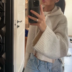 Stickad hoodie  - Super snygg stickad hoodie från Zara !