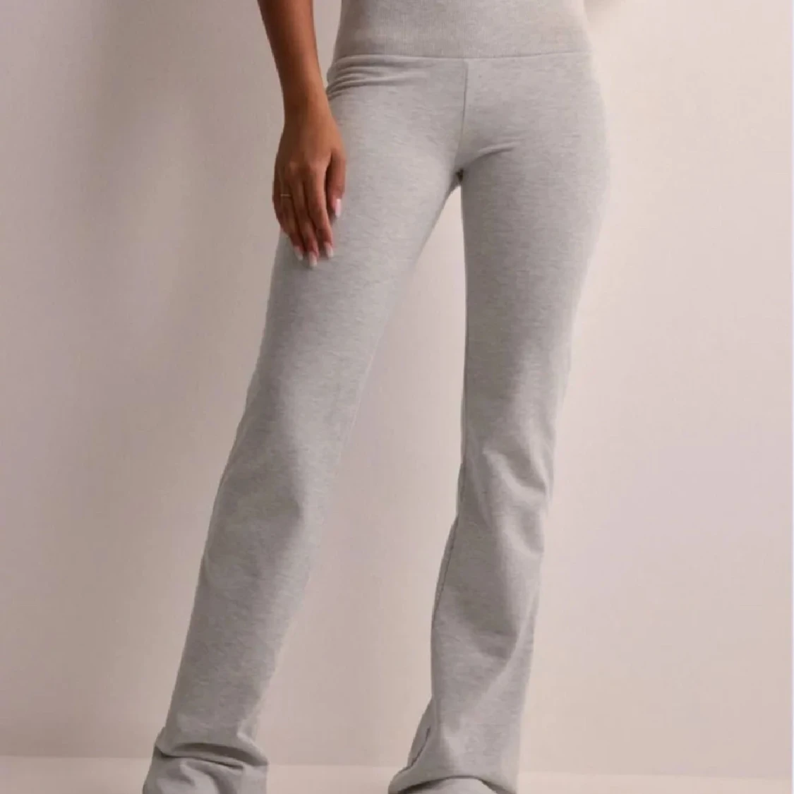 Grå mjukisbyxor - 1