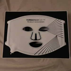 Ledmask - Jag säljer en ledmask från Currentbody. Säljer på grund av att den inte används. Använd fåtal gånger. Nypris 3800kr.
