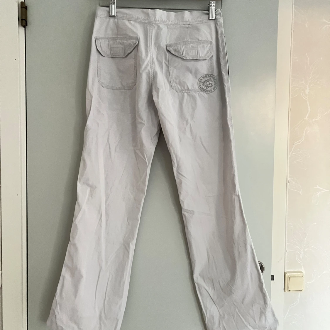 Vita byxor med dragkedjor - 1