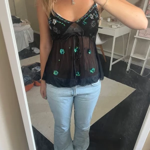 Mechlinne - Säljer detta linne. Kontakta vid frågor eller intresse❣️