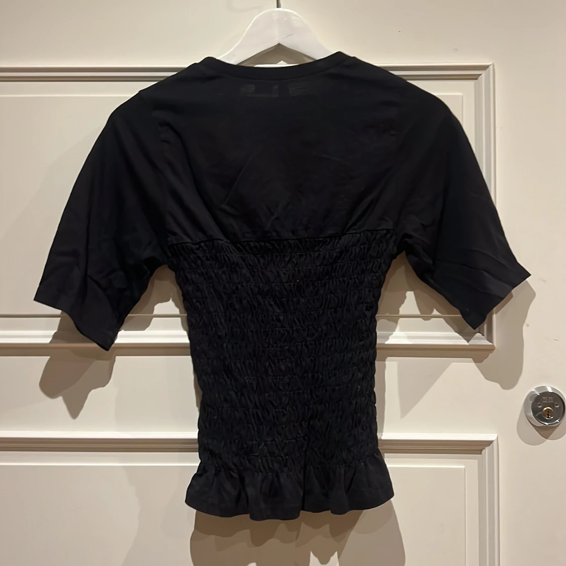 Svart smockad topp från H&M Divided XS - 1