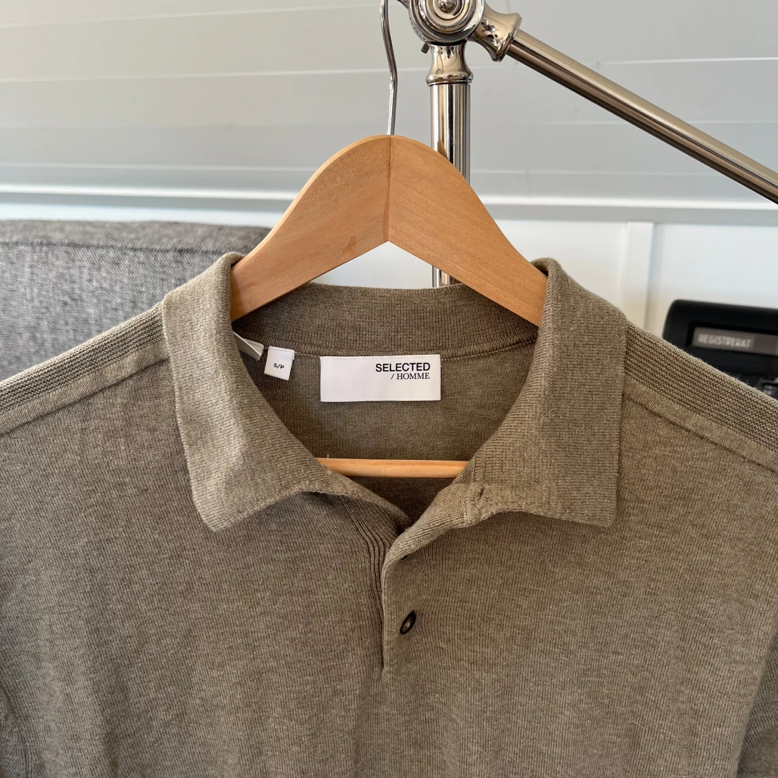 Beige pikétröja från Selected Homme
