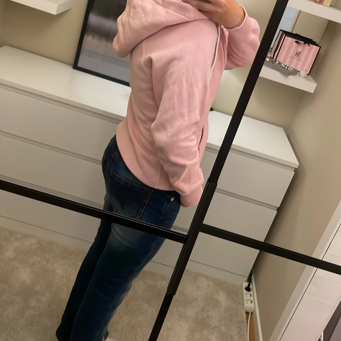 Ljusrosa hoodie från Russemerch - 2