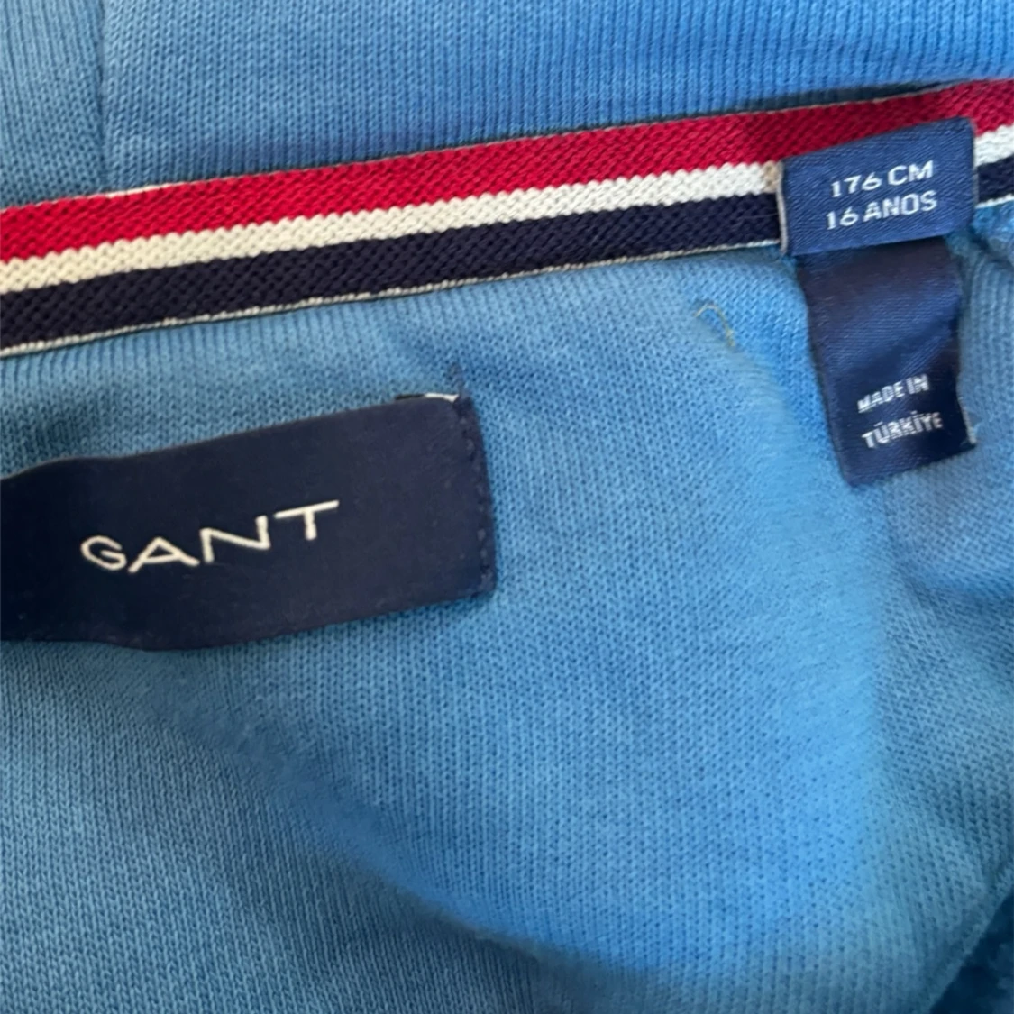 Blå hoodie från GANT med logga - 2