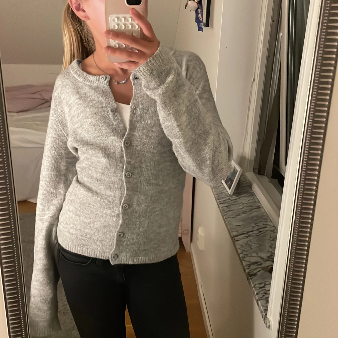 Grå stickad kofta från 157