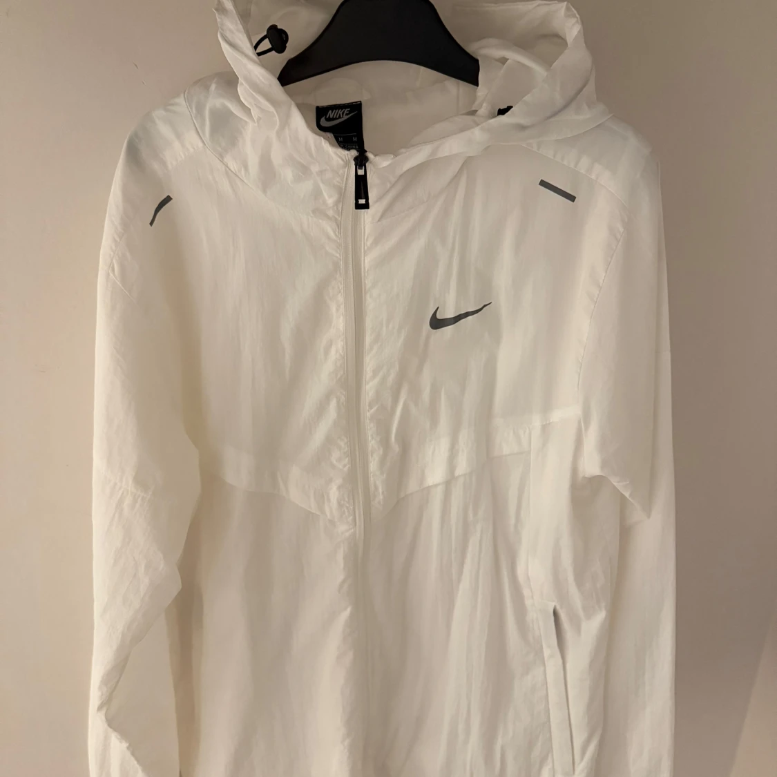 Vit Nike vindjacka  - 1