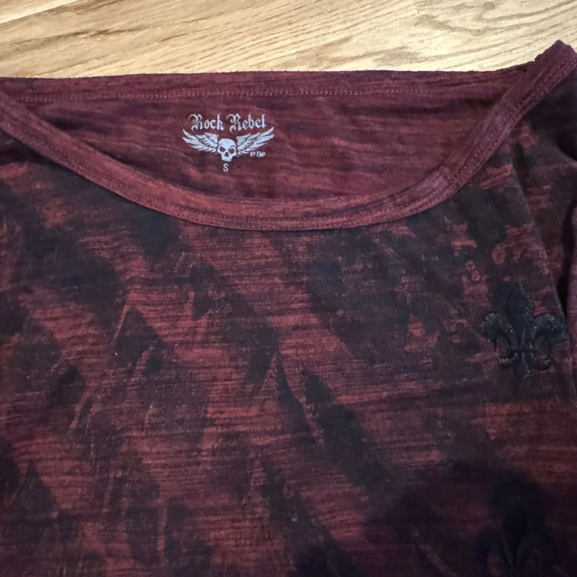 Mörkröd långärmad topp Rock Rebel - 2