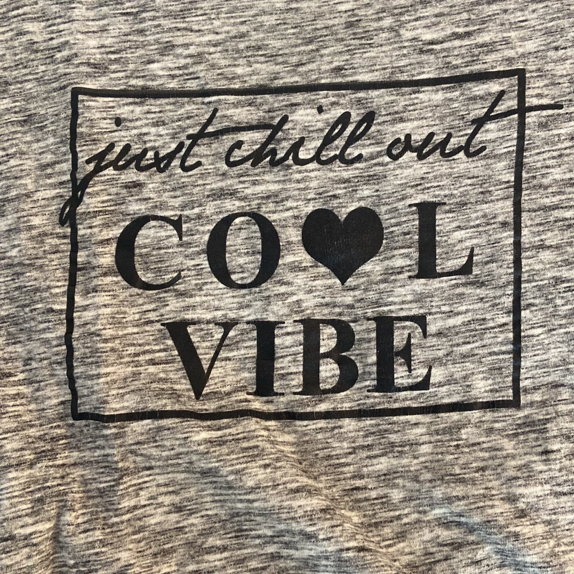 Grå t-shirt med text från Lindex - 1