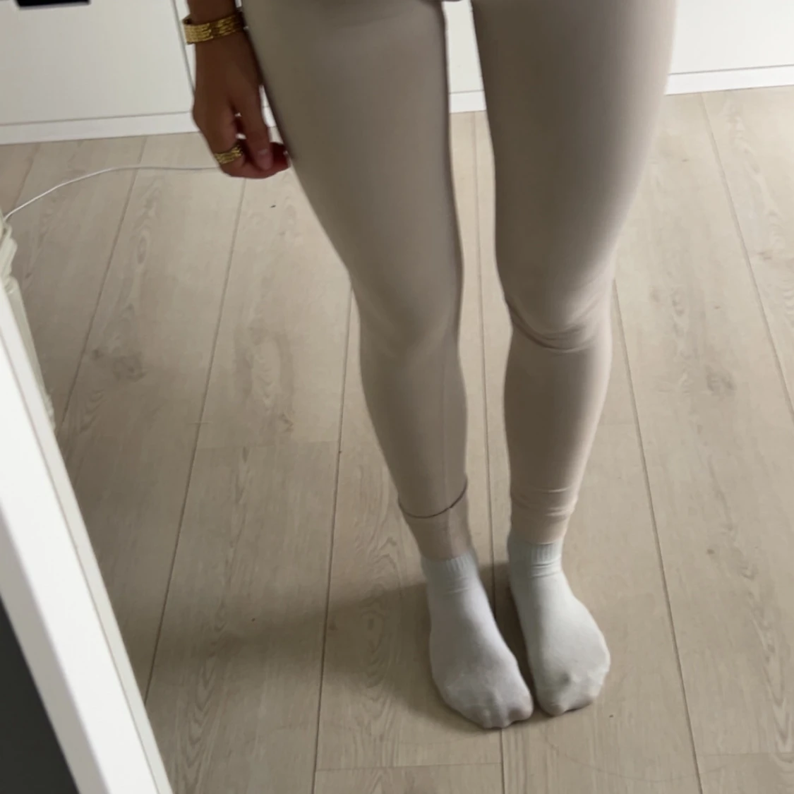 Beige träningsbyxor från H&M 