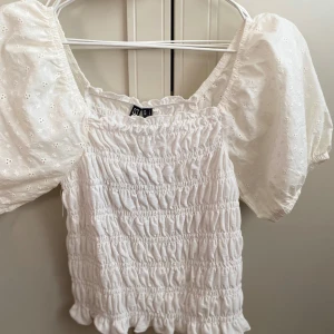 Söt topp - Jätte fin och aldrig använd, har prislapp kvar🩷