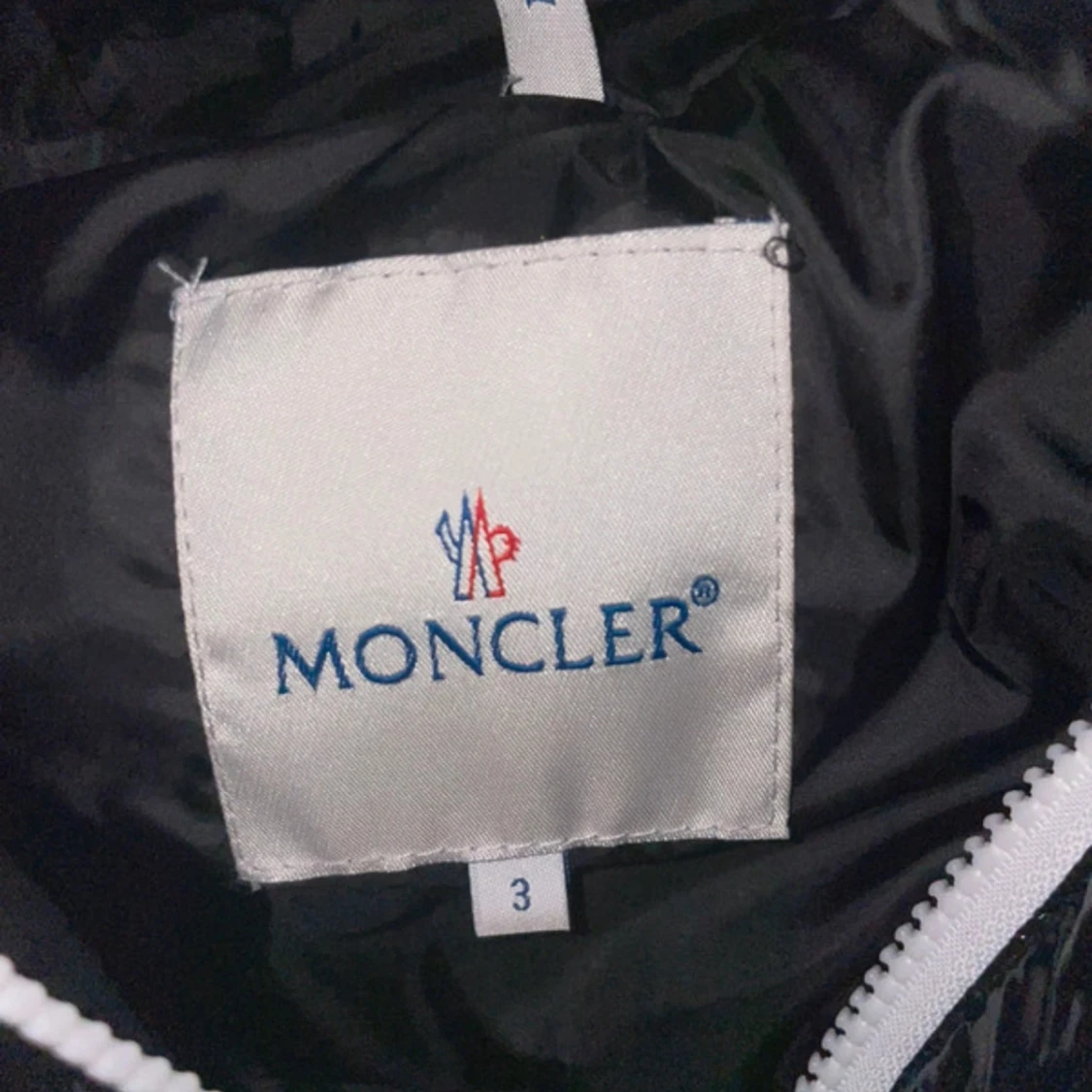 Svart glansig dunväst från Moncler - 3
