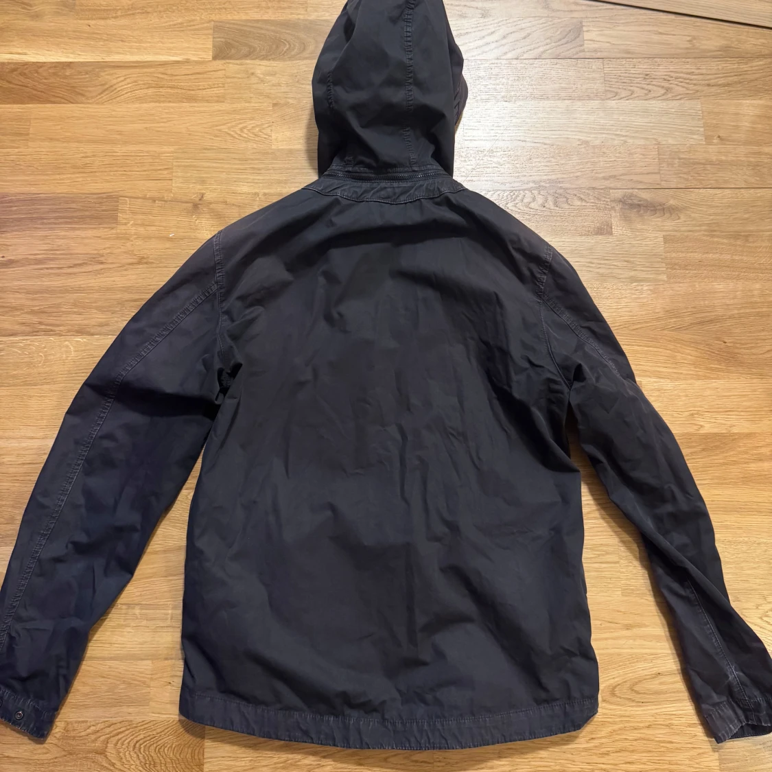 Svart vindjacka från Stone Island - 1