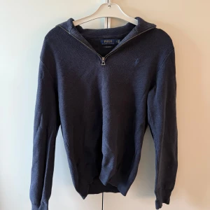 Marinblå stickad tröja Polo Ralph Lauren - marinblå half zip från ralph lauren