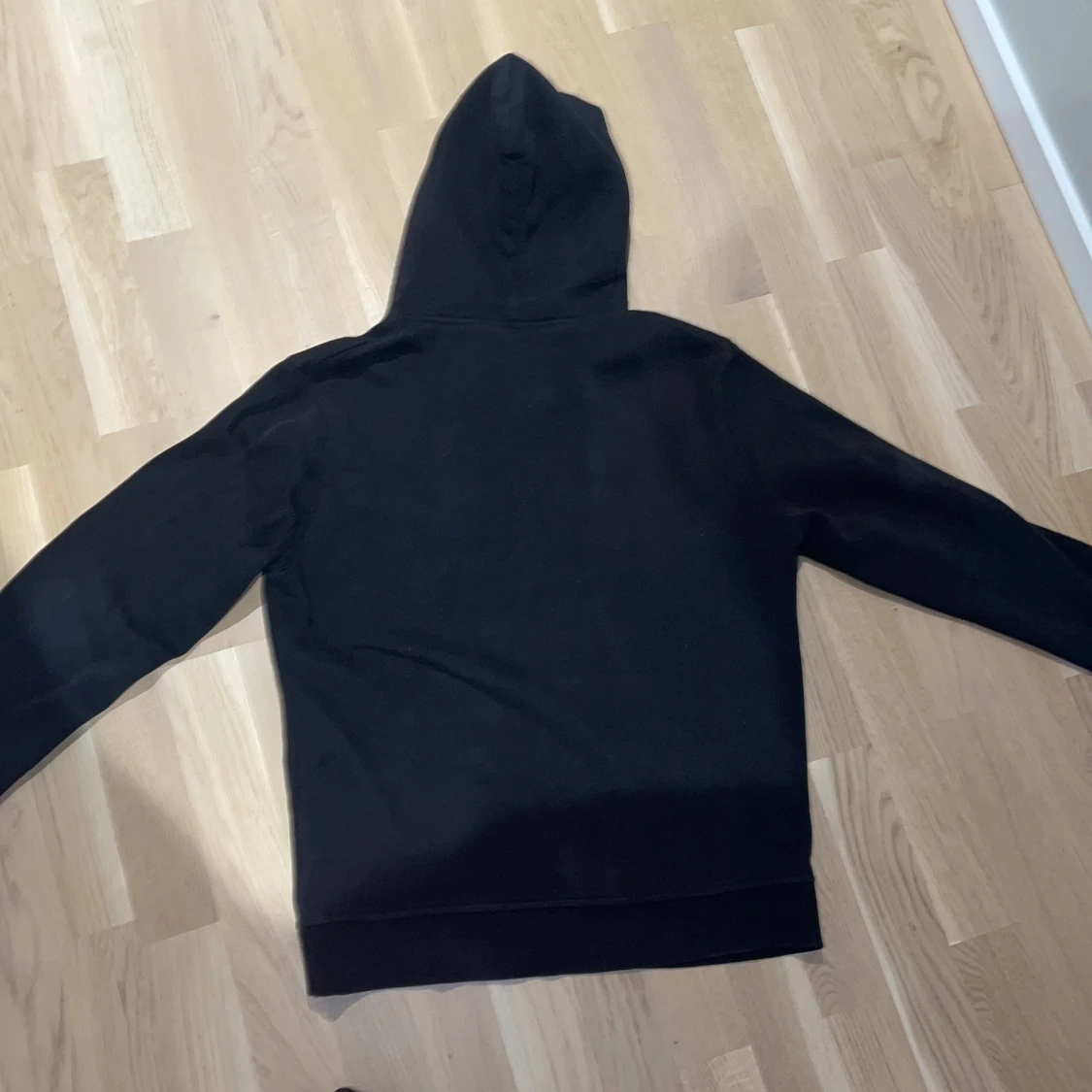 Svart hoodie Welcome to Sweden M - 1