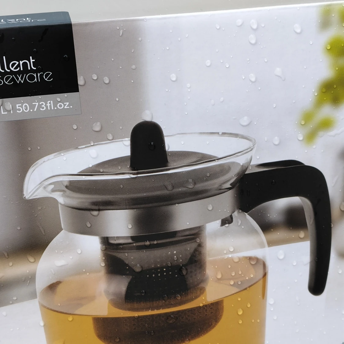 Tekanna från Excellent Houseware med en volym på 1.5 liter. - 1