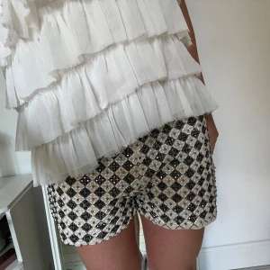 Lågmidjade shorts - Snygga lågmidjade shorts med stenar