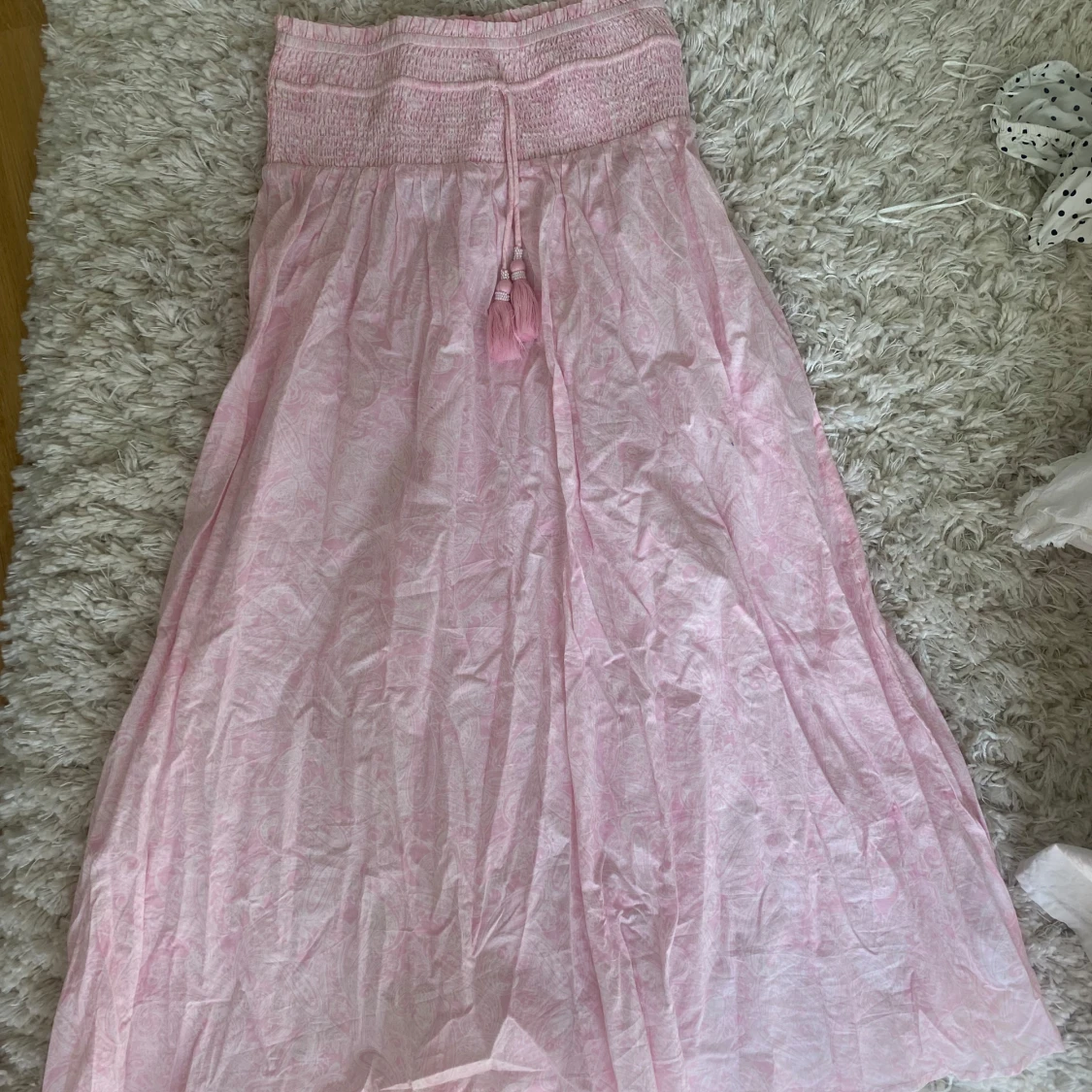 Ljusrosa långkjol från Gina Tricot - 1