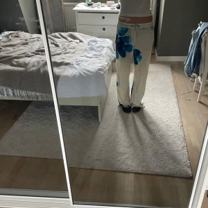 Satinbyxor  - Använt fåtal gånger, inga tecken på användning☺️