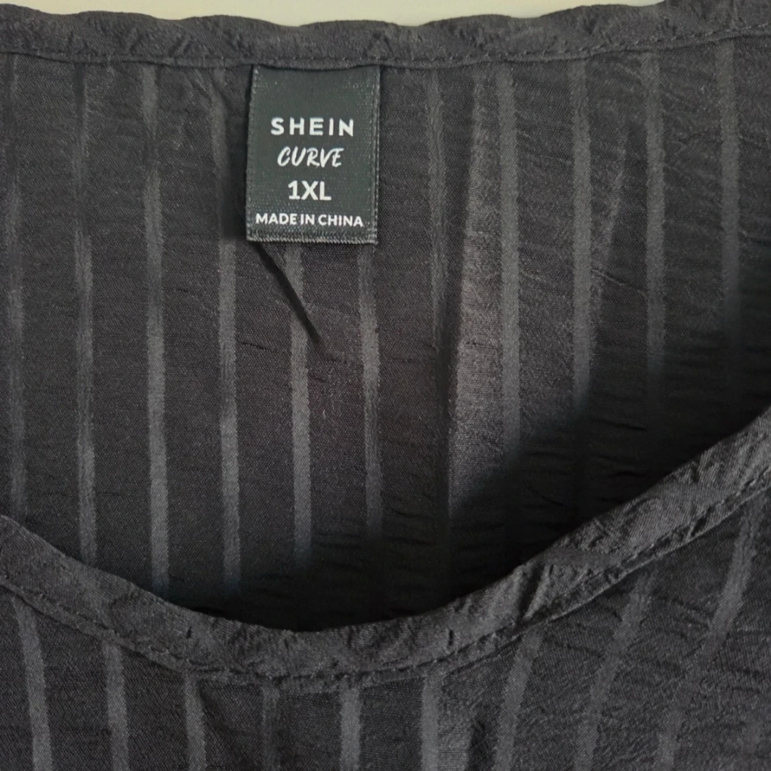 Svart blus med volangärm Shein - 2