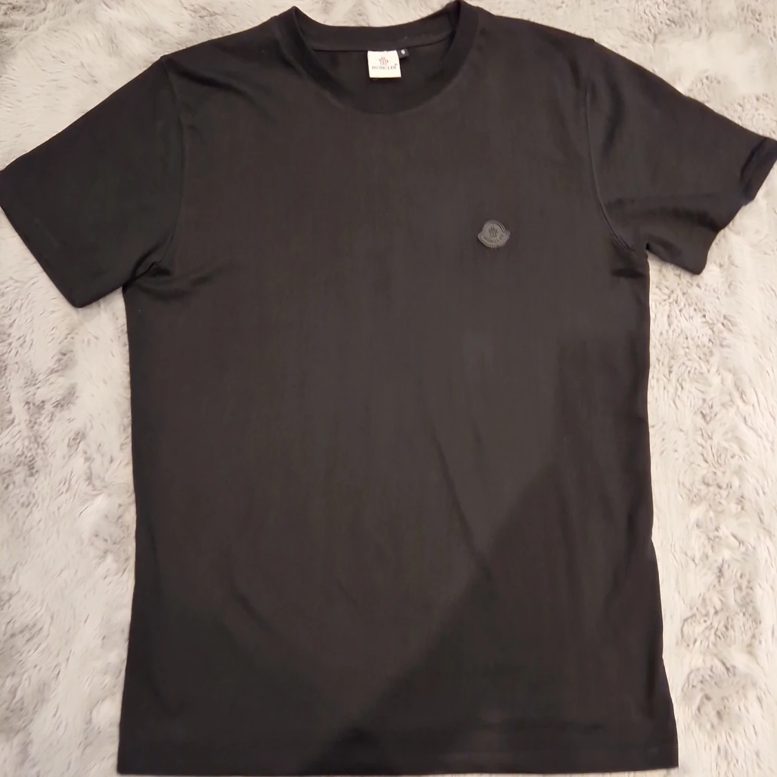 Svart t-shirt från Moncler