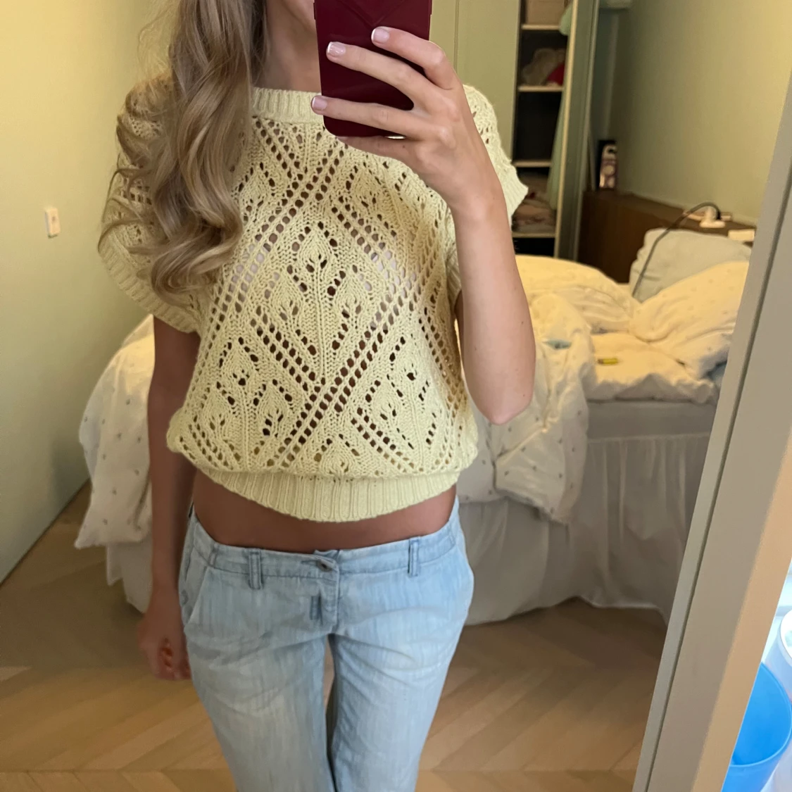 Gul stickad tröja - 1