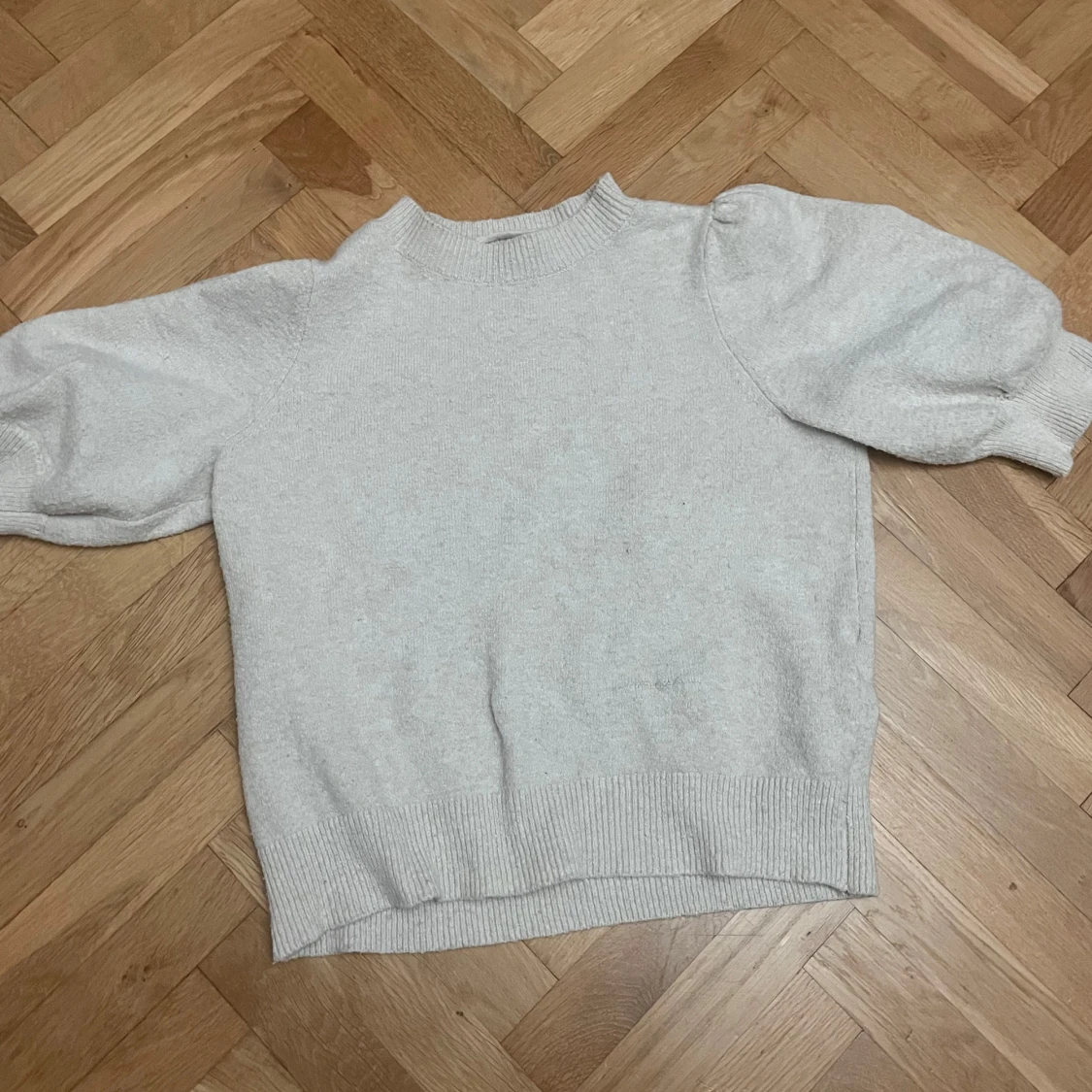 Ljusgrå stickad tröja Vero Moda - 1