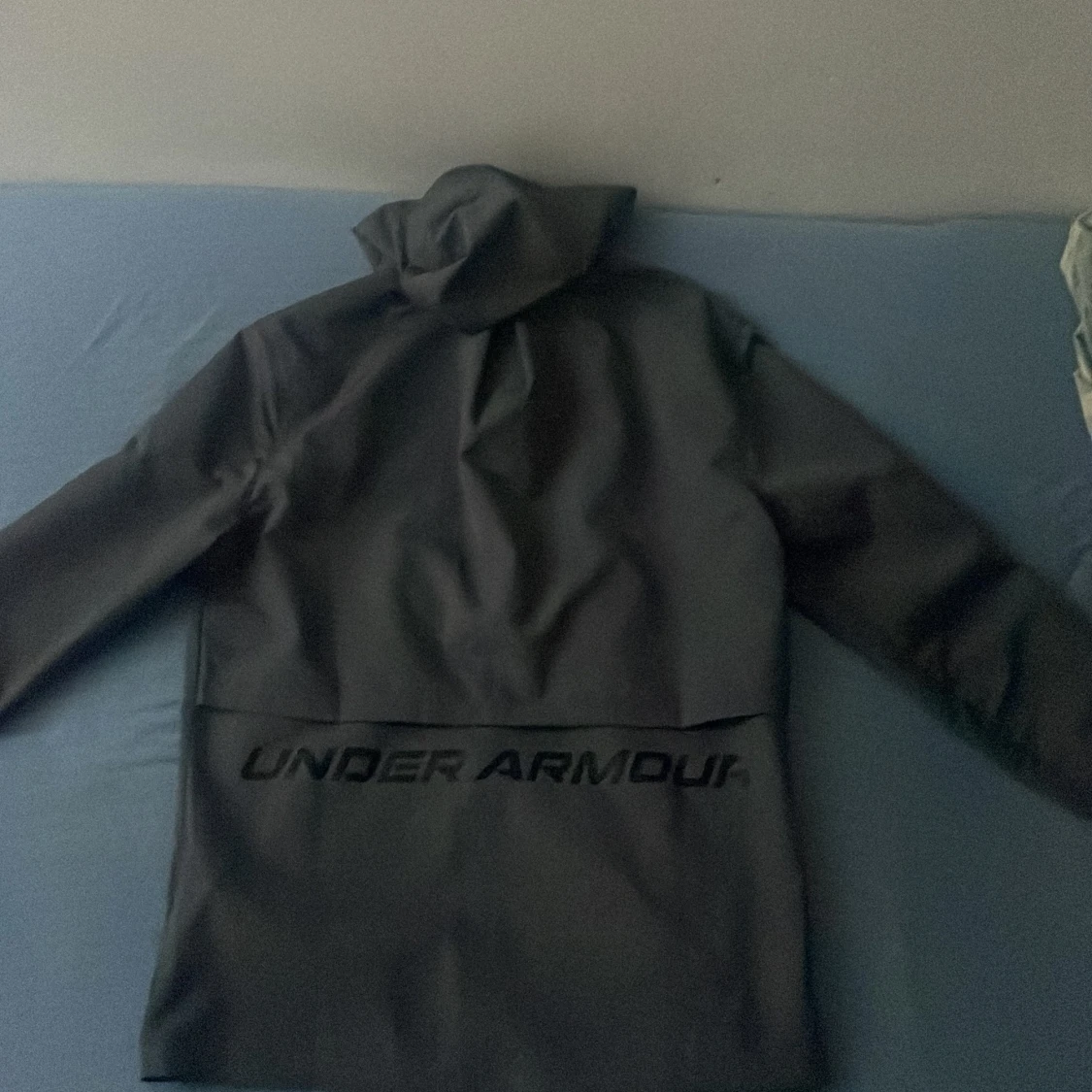 Svart vindjacka från Under Armour XS - 2