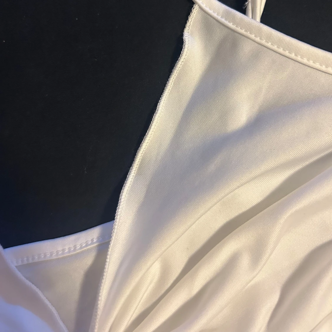 Vit omlott linnetopp med knut - 2