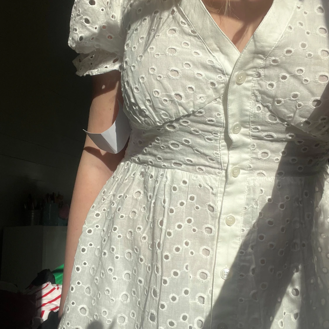 Vit klänning med puffärmar - 2