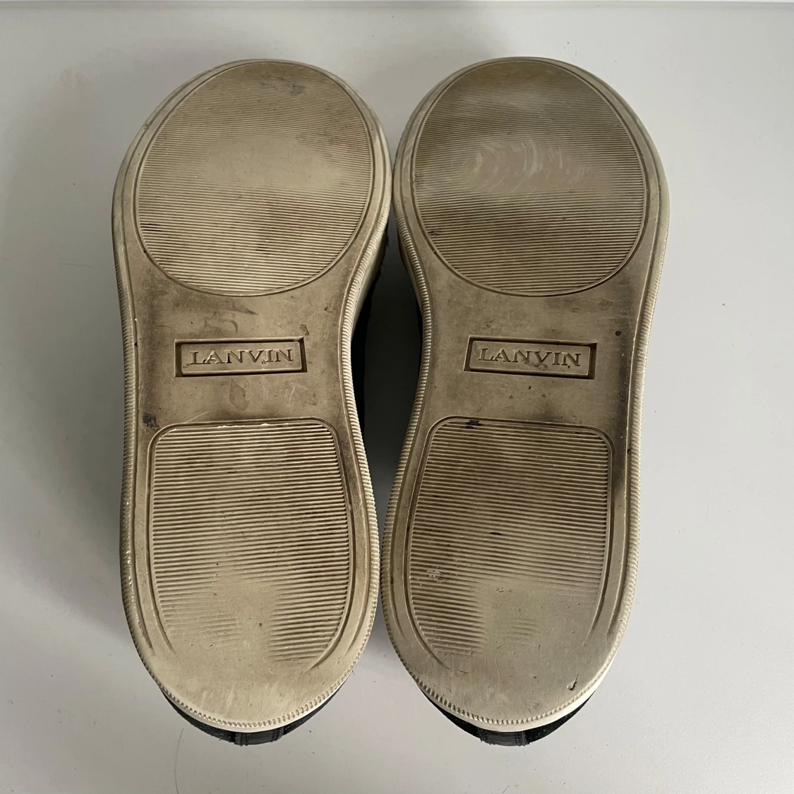 Lanvins  - 3