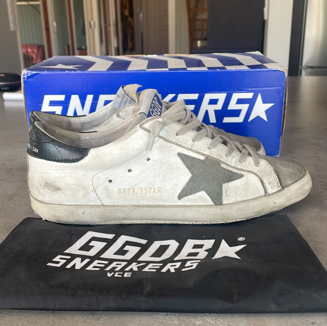 GGDB Sneakers