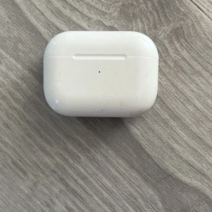 Trådlösa hörlurar - Trådlösa hörlurar bara en kvar den vänstra. Helt nya silokon gummi. Funkar perfekt