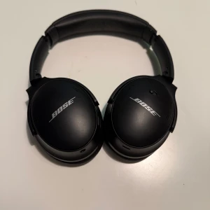 Bode quietcomfort 45 - Använts väldigt lite o därav säljs dem.