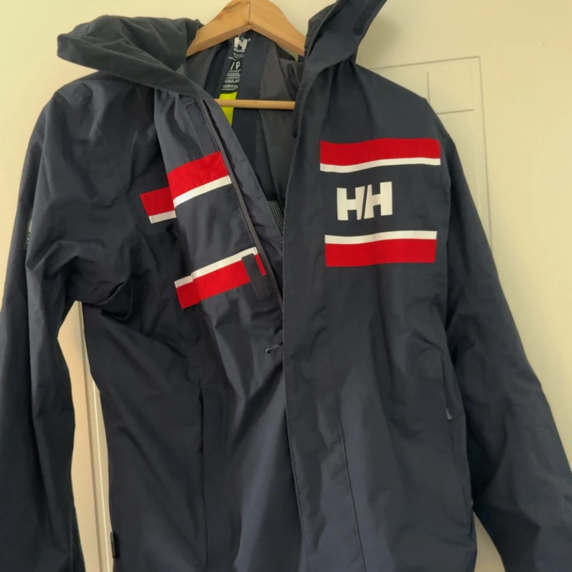 Helly Hansen marinblå vindjacka S