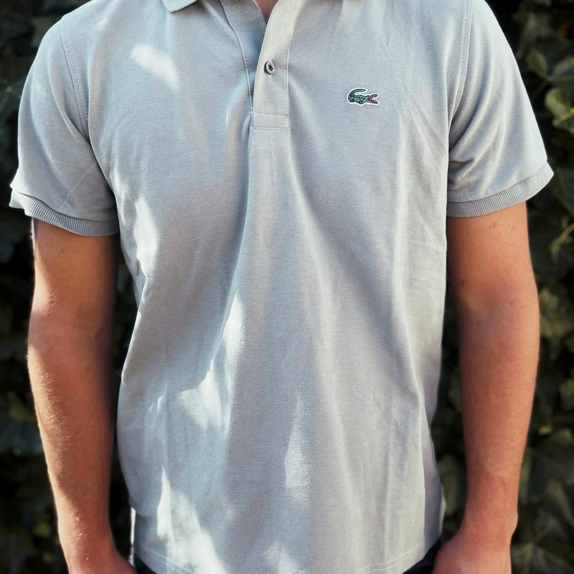 Grå Lacoste pikétröja i bomull